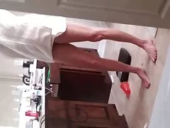 لطيف فتاة آسيوية يخفض الجينز ويعطي كس كارتون سكسي ياباني